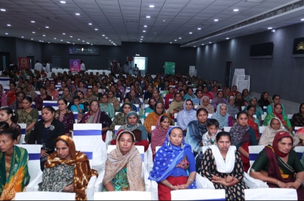 પોરબંદરમાં સુદામા ડેરી દ્વારા મિલ્ક ડે ની ઉજવણી કરાઈ.