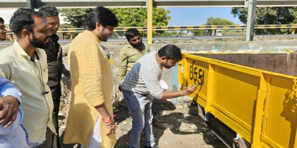 અમરેલીમાં FPOના માધ્યમથી ઇફકો દ્વારા, ખેડૂતોના ટ્રેક્ટર-લારીઓનું પેઇન્ટિંગ કરાયું