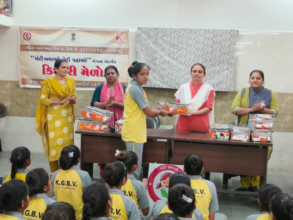 પોરબંદરના ખંભાળા ગામ ખાતે ‘કિશોરી મેળો’ યોજાયો.