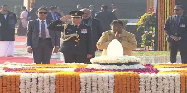 રાષ્ટ્રપતિ, ઉપરાષ્ટ્રપતિ, વડા પ્રધાન અને અન્ય લોકોએ ભૂતપૂર્વ વડા પ્રધાન અટલ બિહારી વાજપેયીની જન્મજયંતિ પર સદૈવ અટલ સ્મારકની મુલાકાત લીધી અને પુષ્પાંજલિ અર્પણ કરી