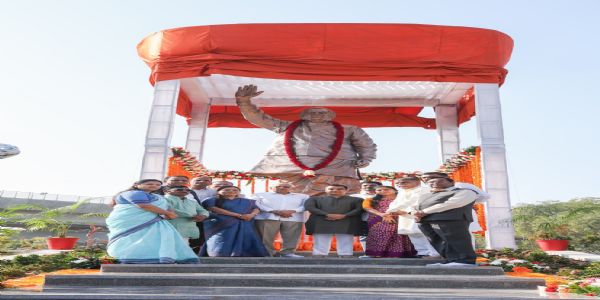 ગાંધીનગરના ‘ચ-3’ સર્કલનું ‘અટલ સર્કલ’ તરીકે લોકાર્પણ, અટલજીની 12 ફૂટ ઊંચી ભવ્ય પ્રતિમાનું મુખ્યમંત્રીના હસ્તે અનાવરણ