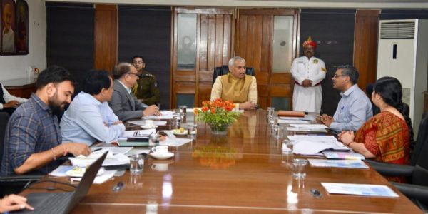 ટીબી મુક્ત ભારત અંતર્ગત રાજ્યમાં ચાલી રહેલી કામગીરીની સમીક્ષા કરતા રાજ્યપાલ આચાર્ય દેવવ્રત