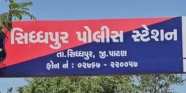 સિદ્ધપુર નજીક ખળી ચાર રસ્તા પાસે કાર-બાઈક અકસ્માત, બે યુવકો ઇજાગ્રસ્ત