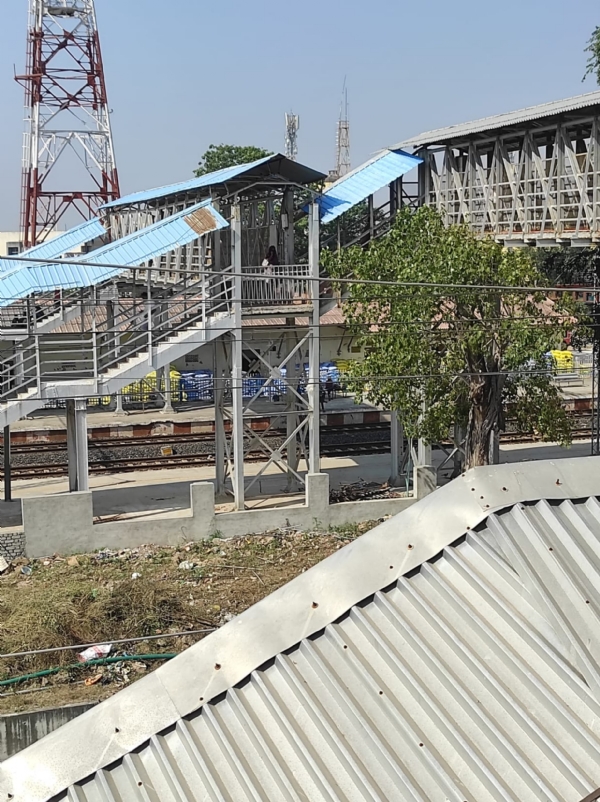 સિદ્ધપુર રેલવે સ્ટેશનનો 3 માળનો ફૂટબ્રિજ મુસાફરો માટે મુશ્કેલીરૂપ