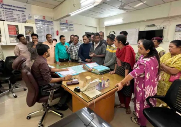 પાટણ શહેરના લીમડીચોક અને કસુંબીવાડા વિસ્તારમાં ચાલતા ગેરકાયદે કતલખાના બંધ કરાવવા સ્થાનિક રહીશોએ કલેક્ટરને લેખિત રજૂઆત કરી