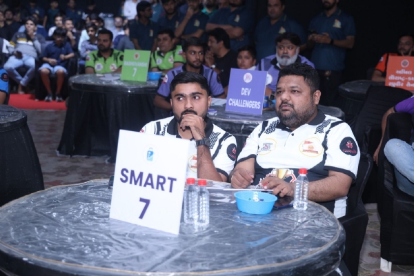 મહાપરિષદ યુવા સંઘ દ્વારા બોક્સ ક્રિકેટના ખેલાડીઓનું ઓક્શન યોજાયું.