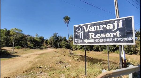 Ambaji najik vanraji resort upar tahashe karyvahi