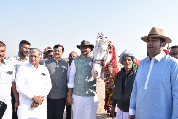 પશુપાલન મંત્રી જીતુભાઈ વાઘાણી