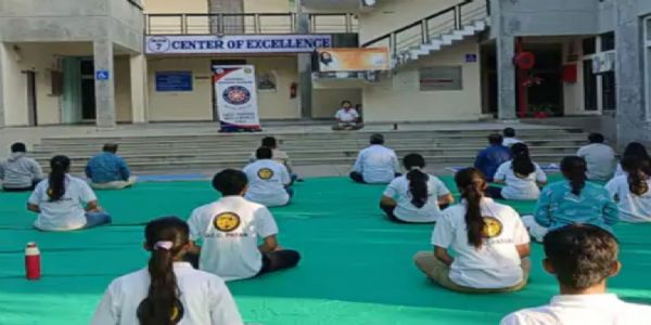 પાટણની સરકારી ઇજનેરી કોલેજ (GEC)માં વિશ્વ ધ્યાન દિવસની ઉજવણી