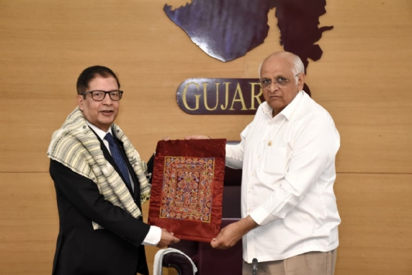 ગાંધીનગર ખાતે મુલાકાત લીધી