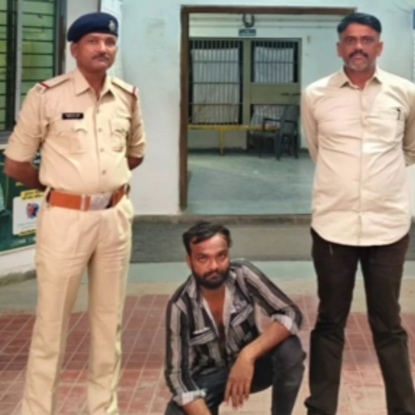 સિદ્ધપુર પોલીસે ચેક રિટર્ન કેસના ફરાર આરોપીને ઝડપી લીધો