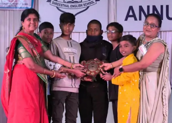 સિદ્ધપુરની શ્રીસ્થળ ઇંગ્લિશ સ્કૂલ ખાતે ગત શનિવારની રાત્રીએ ભવ્ય વાર્ષિકોત્સવનું આયોજન કરવામાં આવ્યું