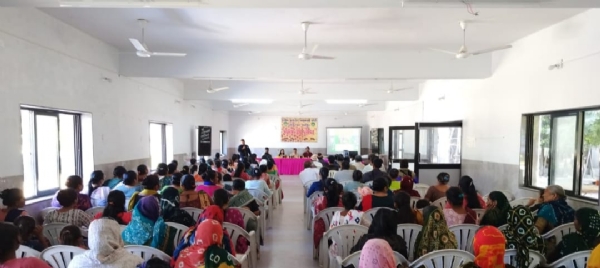 પોરબંદરમાં મધમાખી ઉછેર વિષય પર જિલ્લાકક્ષાનો પરિસંવાદ યોજાયો.