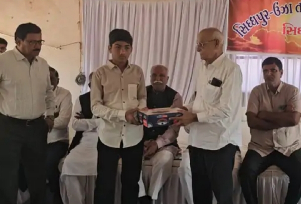 સિદ્ધપુરમાં રબારી સમાજના તેજસ્વી વિદ્યાર્થીઓનો સન્માન સમારોહ