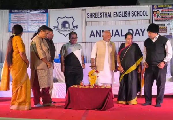 સિદ્ધપુરની શ્રીસ્થળ ઇંગ્લિશ સ્કૂલ ખાતે ગત શનિવારની રાત્રીએ ભવ્ય વાર્ષિકોત્સવનું આયોજન કરવામાં આવ્યું