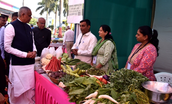 રાજ્યપાલ આચાર્ય દેવવ્રત