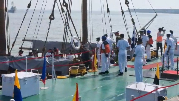 ઐતિહાસિક નેવલ સેઇલિંગ વેસલય કૌન્ડિન્યાને પોરબંદર થી વિદેશ પ્રવાશે માટે રવાના થયું.