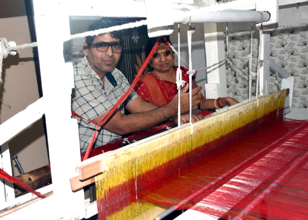 વાઇબ્રન્ટ ગુજરાત રિજનલ કોન્ફરન્સના માધ્યમથી રાજકોટના પટોળા ગૃહ ઉદ્યોગને મળશે વૈશ્વિક ફલક વાઇબ્રન્ટ ગુજરાત રિજનલ કોન્ફરન્સના માધ્યમથી રાજકોટના પટોળા ગૃહ ઉદ્યોગને મળશે વૈશ્વિક ફલક