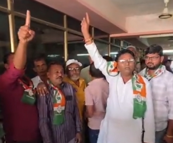 પાટણ જિલ્લા કોંગ્રેસમાં અનુસૂચિત જાતિ (SC) વિભાગના પ્રમુખની વરણીને લઈને વિવાદ ચરમસીમાએ પાટણ જિલ્લા કોંગ્રેસમાં અનુસૂચિત જાતિ (SC) વિભાગના પ્રમુખની વરણીને લઈને વિવાદ ચરમસીમાએ