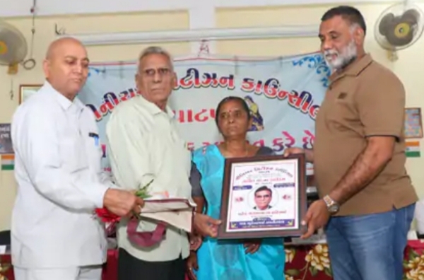 પાટણમાં સિનિયર સિટીઝન કાઉન્સિલ દ્વારા ગૌભક્તો અને વડીલોનું સન્માન