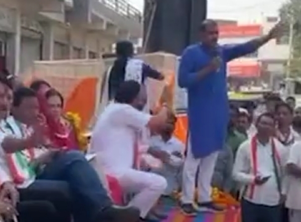 રાધનપુર રેલીમાં કોંગ્રેસ–ભાજપ સામસામે આવી જતા રાજકીય ગરમાવો સર્જાયો