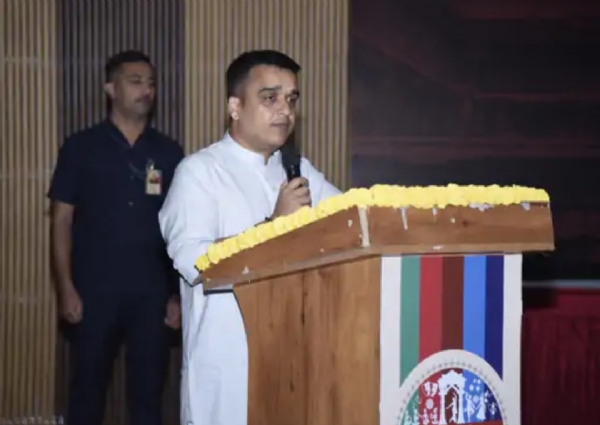 સિદ્ધપુરના કલાકાર યાજ્ઞિક ચૌહાણને ‘અતુલ્ય વારસો આઈડેન્ટીટી એવોર્ડ-2025’થી સન્માન સિદ્ધપુરના કલાકાર યાજ્ઞિક ચૌહાણને ‘અતુલ્ય વારસો આઈડેન્ટીટી એવોર્ડ-2025’થી સન્માન