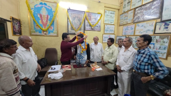 ફૂલહાર તેમજ મોઢું મીઠું સન્માન કરવામાં આવ્યું