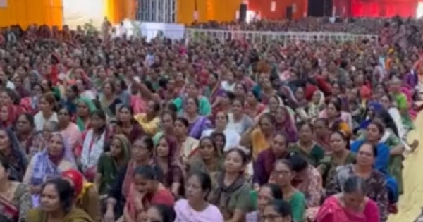 પાટણના અનાવાડામા શ્રીમદ્ ભાગવત કથાના ત્રીજા દિવસે ઉત્તર પ્રદેશના રાજ્યપાલ અને ગુજરાતના પૂર્વ મુખ્યમંત્રી આનંદીબેન પટેલે ઉપસ્થિત રહ્યા હતા, તેમણે ગૌ સંવર્ધન માટે સંકલ્પનો આહ્વાન કર્યુ.