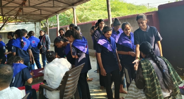 ઘોઘા તાલુકાના નેસવડ ગામે એન.એસ.એસ.શિબિરમાં આરોગ્ય તપાસ કેમ્પ યોજાયો