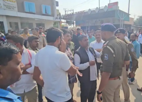 સિદ્ધપુરમાં આદિવાસી સમાજની ગાંધીનગર પદયાત્રા પોલીસ દ્વારા અટકાઇ