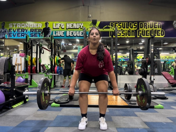 વડોદરા જિલ્લાની 17 વર્ષીય આસ્મા ઝાબુવાલા વેઇટલિફ્ટિંગમાં એસજીએફઆઈમાં કરશે ડેબ્યુ