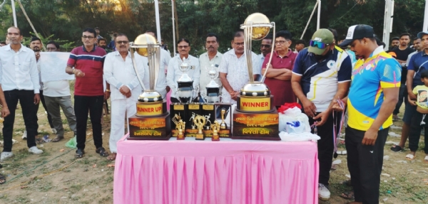 જુના તવરા ક્રિકેટ પ્રીમિયર લીગ( TPL ) સીઝન 2 મા બાપુ ઇલેવનએ બાજી મારી જુના તવરા ક્રિકેટ પ્રીમિયર લીગ( TPL ) સીઝન 2 મા બાપુ ઇલેવનએ બાજી મારી