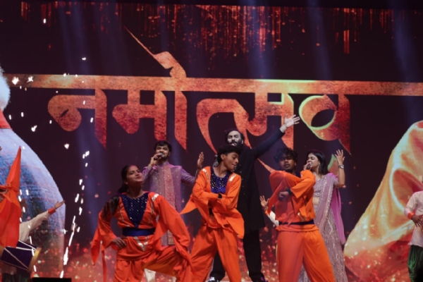 વડાપ્રધાનના જીવનચરિત્ર પર આધારિત મલ્ટિમીડિયા શૉ ‘નમોત્સવ’ને રાજ્યપાલ આચાર્ય દેવવ્રતએ નિહાળ્યો