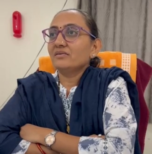 પાટણ નગરપાલિકામાં બેઠક મુદ્દે પ્રમુખ અને સભાસદો વચ્ચે ટકરાવ, પ્રમુખ હિરલબેન પરમારે નિયમ પ્રમાણે જાન્યુઆરી માસમાં જ સામાન્ય સભાની બેઠક યોજાશે પાટણ નગરપાલિકામાં બેઠક મુદ્દે પ્રમુખ અને સભાસદો વચ્ચે ટકરાવ, પ્રમુખ હિરલબેન પરમારે નિયમ પ્રમાણે જાન્યુઆરી માસમાં જ સામાન્ય સભાની બેઠક યોજાશે