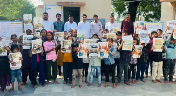 રાધનપુરમાં શંકરભાઈ ચૌધરીના જન્મદિવસે ગોકુળ નગર પ્રાથમિક શાળામાં ચોપડા વિતરણ રાધનપુરમાં શંકરભાઈ ચૌધરીના જન્મદિવસે ગોકુળ નગર પ્રાથમિક શાળામાં ચોપડા વિતરણ