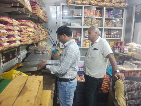 ફૂડ ક્વોલિટી ચેકિંગ સ્ટ્રાઈક