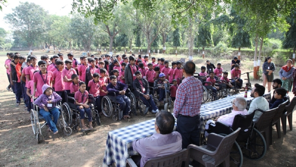 સદ્દવિચાર પરિવાર સંસ્થા વિશ્વ દિવ્યાંગ દિવસની ઉજવણી