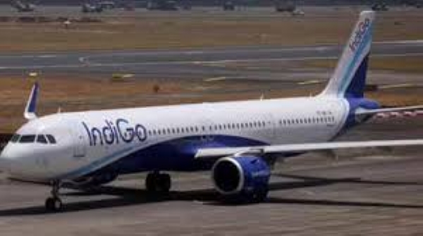 ફ્લાઇટમાં બોમ્બ ધમકી પગલે અમદાવાદ એરપોર્ટ પર મદીનાથી હૈદરાબાદ જતી ફ્લાઈટનું ઇમરજન્સી લેન્ડિંગ