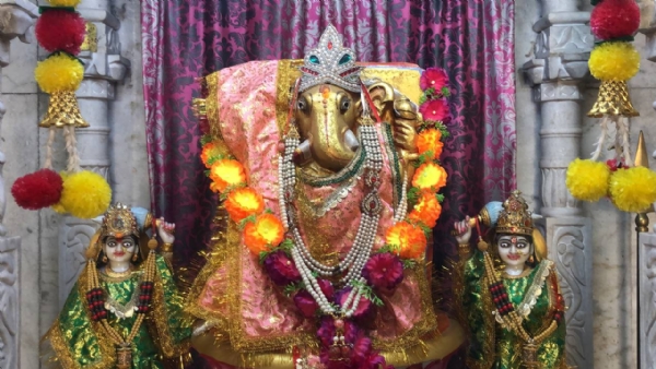 સાબરમતી કિનારે સ્થિત 200 વર્ષ જૂનું પૌરાણિક વિઘ્નહર્તા ગણપતિ મંદિર