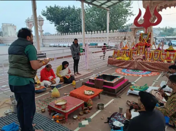 વરાણા ગામમાં આવેલ સુપ્રસિદ્ધ ખોડિયાર માતાજી મંદિર ખાતે નવચંડી હવન આયોજન કરવામાં આવ્યું વરાણા ગામમાં આવેલ સુપ્રસિદ્ધ ખોડિયાર માતાજી મંદિર ખાતે નવચંડી હવન આયોજન કરવામાં આવ્યું