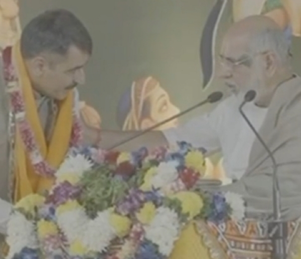 પાટણના અનાવાડામાં શ્રીમદ્ ભાગવત કથાના  ચોથા દિવસે ગુજરાત વિધાનસભાના અધ્યક્ષ શંકર ચૌધરી તેમજ હુડકોના ડિરેક્ટર કે.સી. પટેલે કથા શ્રવણ કરી