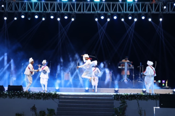 કચ્છના ધોરડો ખાતેથી રણોત્સવ