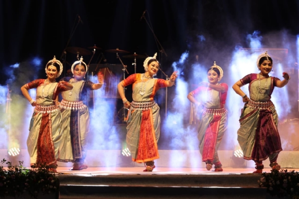 કચ્છના ધોરડો ખાતેથી રણોત્સવ