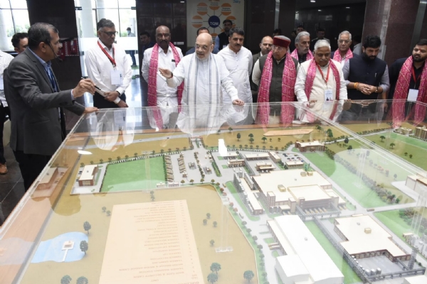 બનાસ ડેરી હસ્તકના વિવિધ પ્રકલ્પોનું ખાતમુર્હુત અને લોકાર્પણ બનાસ ડેરી હસ્તકના વિવિધ પ્રકલ્પોનું ખાતમુર્હુત અને લોકાર્પણ