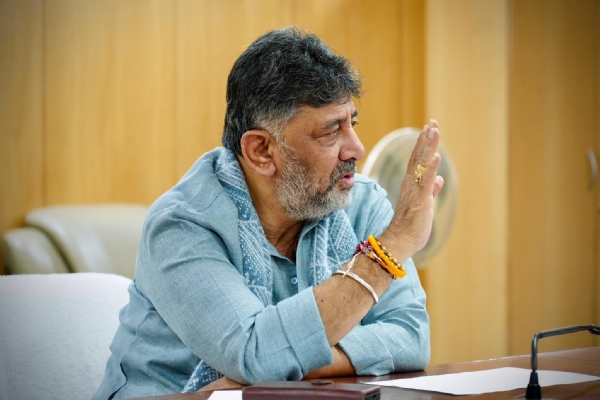 કર્ણાટકના નાયબ મુખ્યમંત્રી ડી.કે. શિવકુમાર કર્ણાટકના નાયબ મુખ્યમંત્રી ડી.કે. શિવકુમાર