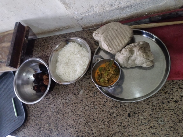 પોરબંદર ખાદ્ય અને ઔષધ નિયમન વિભાગ દ્વારા માધવપુર ખાતે ખાદ્ય પેઢીઓનું ચેકીંગ કરાયું.