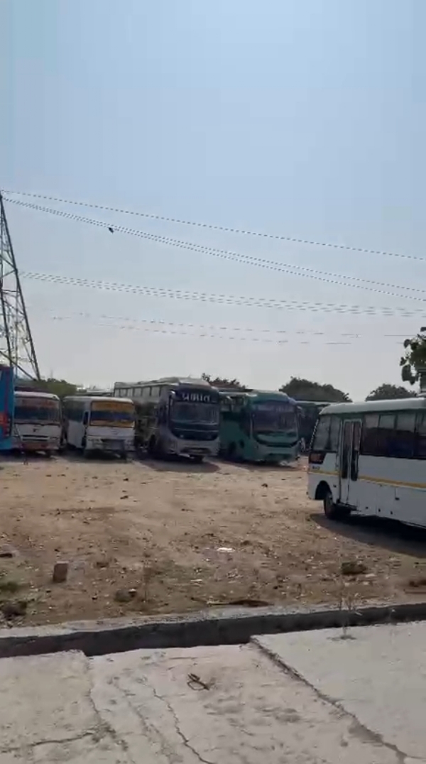 પોરબંદર બસ પાર્કિંગ માટે જલારામ કોલોની ખાતે વ્યવસ્થા કરાઈ. પોરબંદર બસ પાર્કિંગ માટે જલારામ કોલોની ખાતે વ્યવસ્થા કરાઈ.