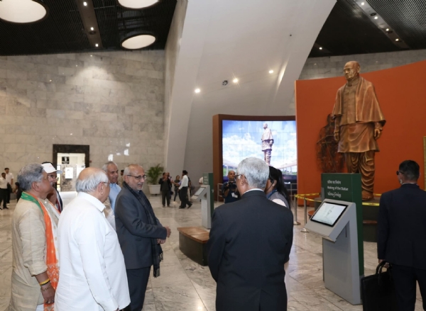 એક અને અખંડ ભારતના નિર્માણમાં સરદાર સાહેબનું યોગદાન પેઢીઓ સુધી અમર રહેશે ઉપરાષ્ટ્રપતિ સી.પી.રાધાકૃષ્ણન એક અને અખંડ ભારતના નિર્માણમાં સરદાર સાહેબનું યોગદાન પેઢીઓ સુધી અમર રહેશે ઉપરાષ્ટ્રપતિ સી.પી.રાધાકૃષ્ણન