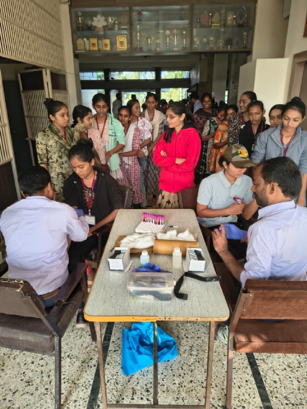 ઉનાની એચ. એમ. વિ. કોલેજ ઉનાની એચ. એમ. વિ. કોલેજ