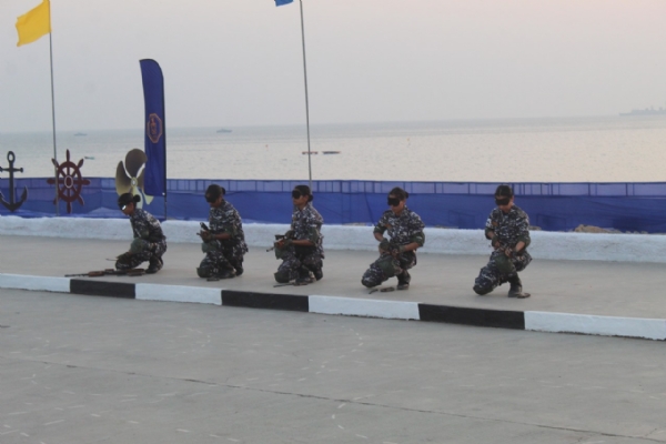 નેવી ડે ની ઉજવણી અંતર્ગત ઇન્ડિયન નેવી દ્વારા પોરબંદરની ચોપાટી ખાતે ખાસ કાર્યક્રમ યોજાયો.